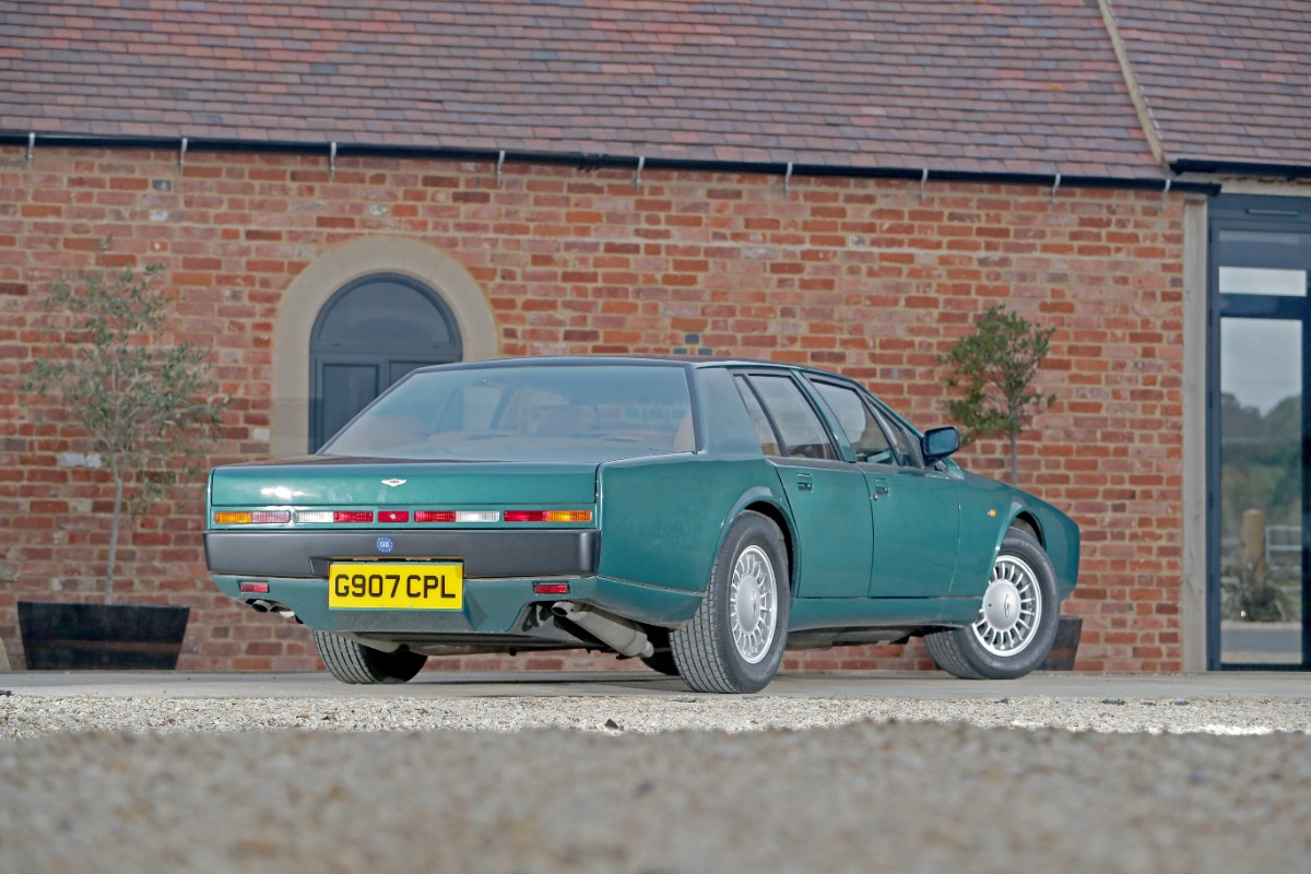 1990 Aston Martin Lagonda Image 2